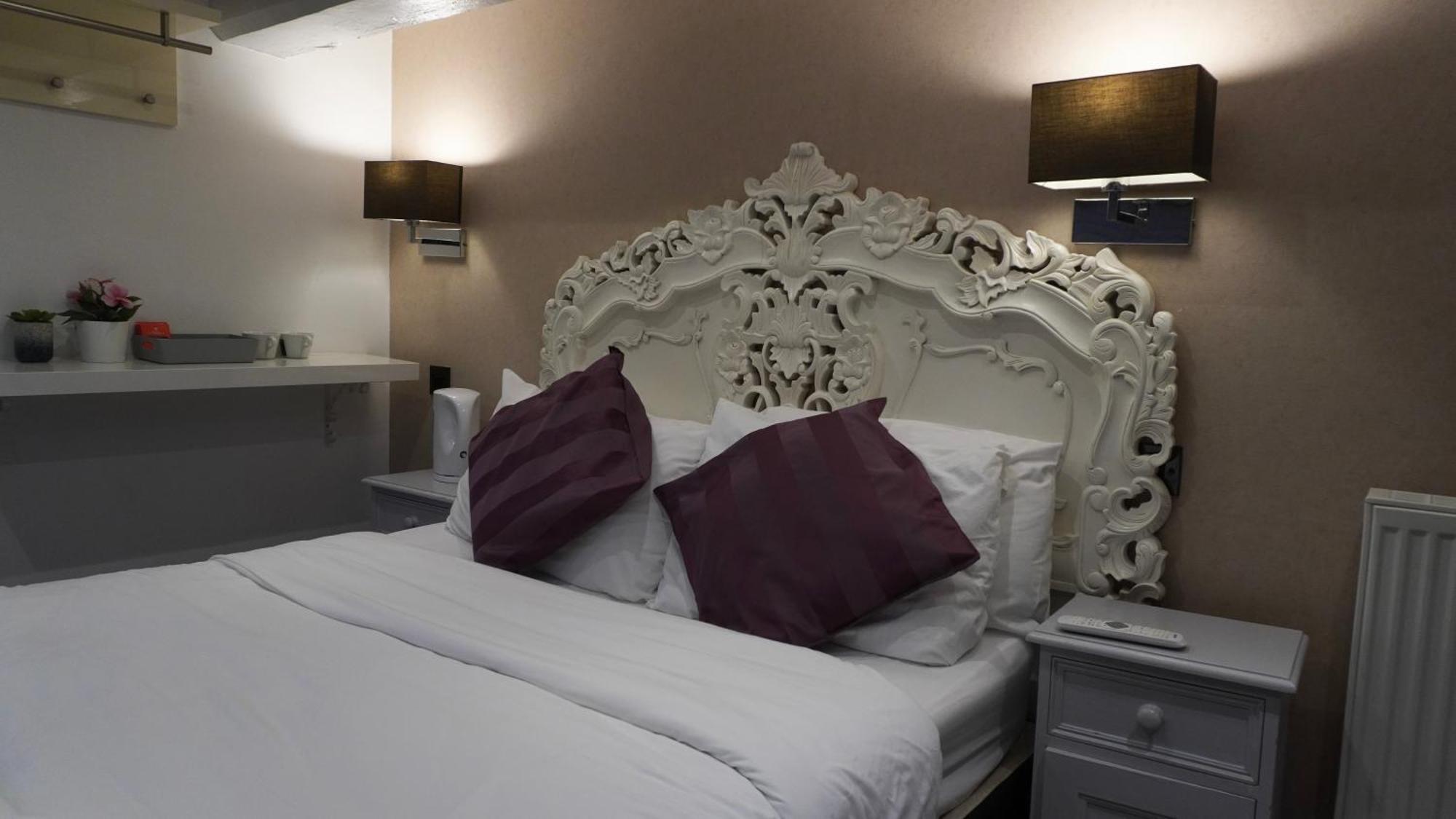 The Bell Shifnal Hotel Buitenkant foto