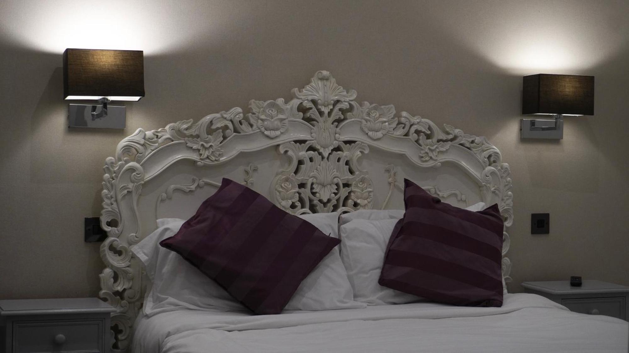 The Bell Shifnal Hotel Buitenkant foto