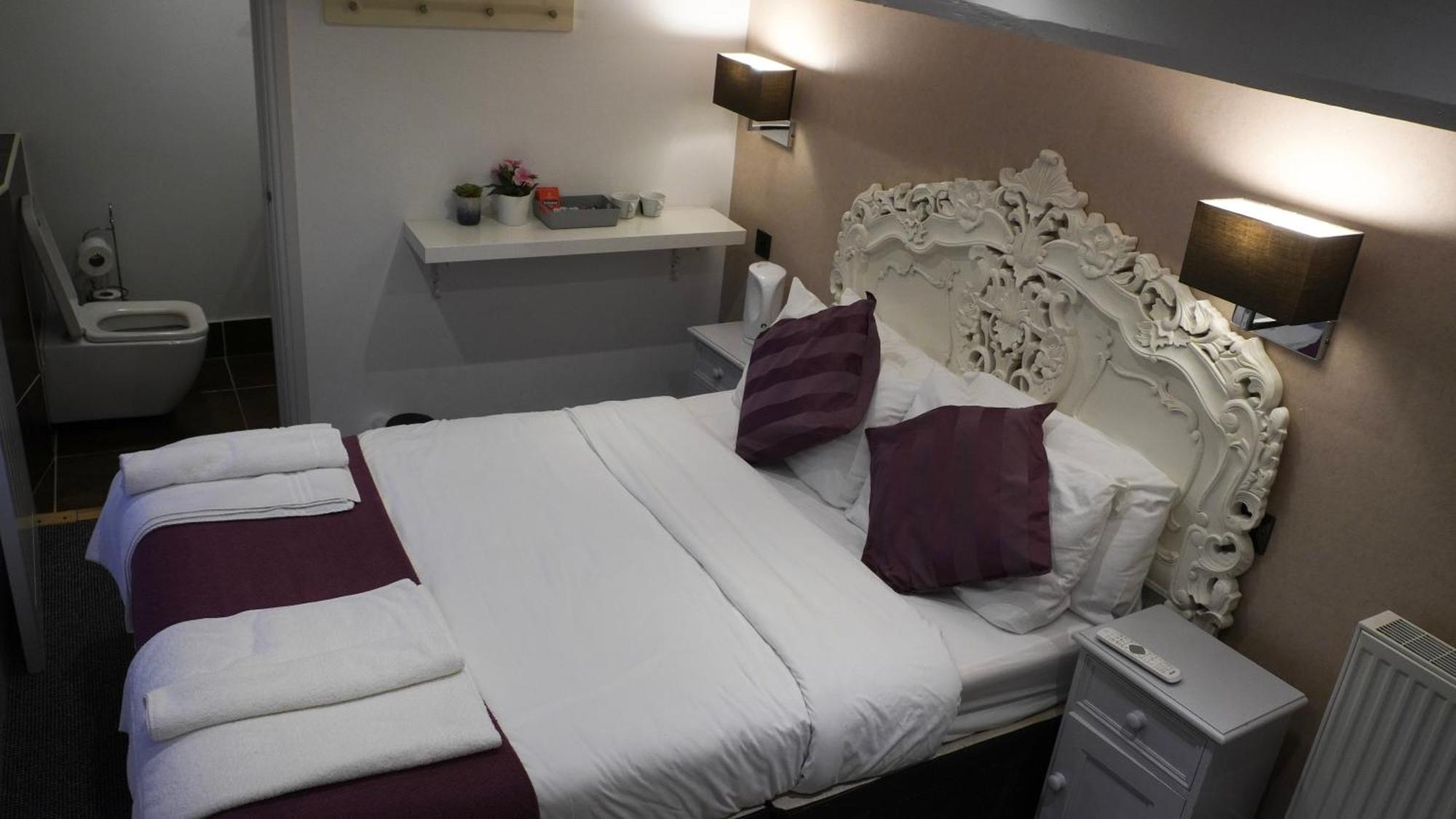 The Bell Shifnal Hotel Buitenkant foto