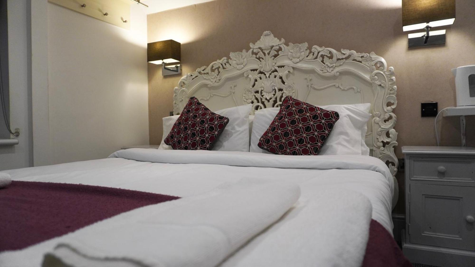 The Bell Shifnal Hotel Buitenkant foto