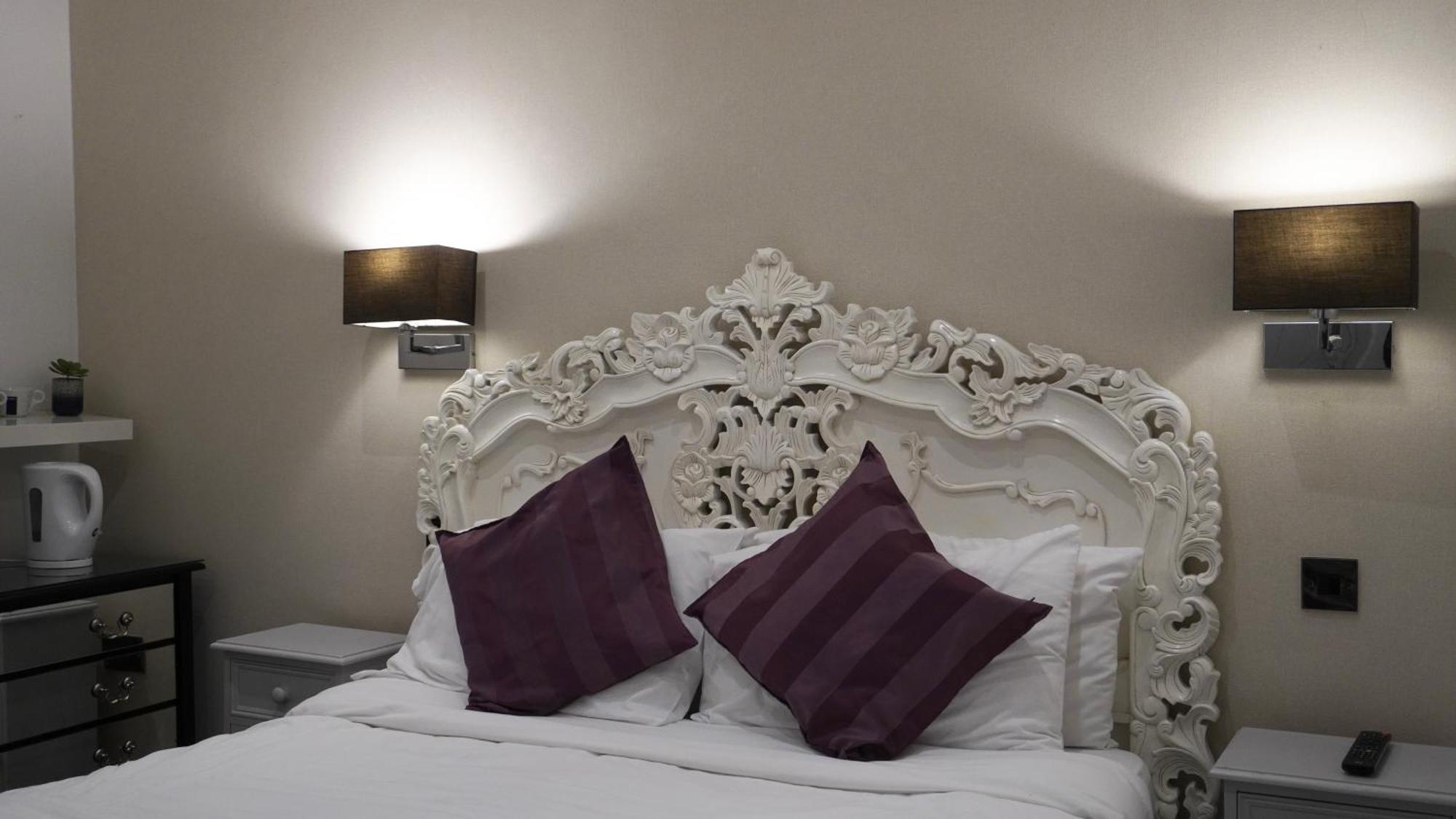 The Bell Shifnal Hotel Buitenkant foto